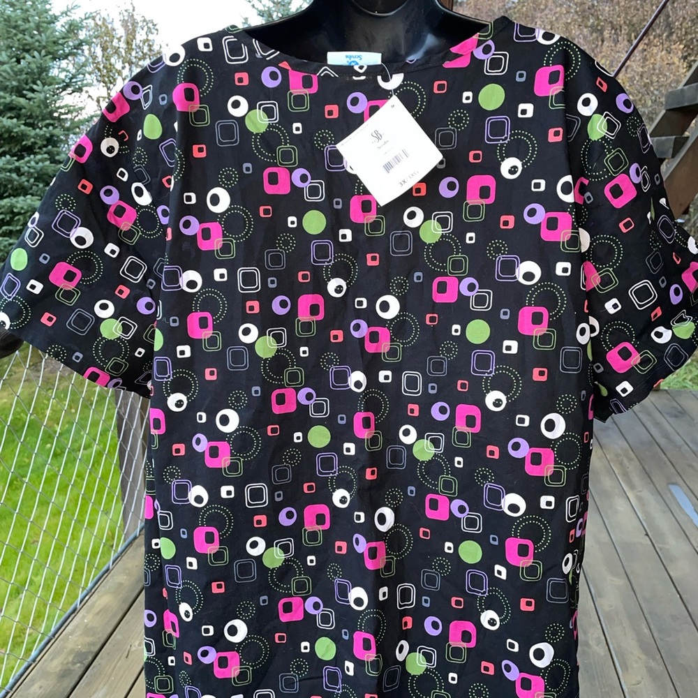 Scrubs top